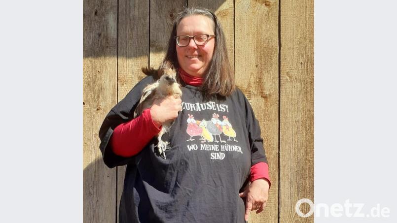 Brigitte Kuhn: "Zuhause ist, wo meine Hühner sind." Bild: privat