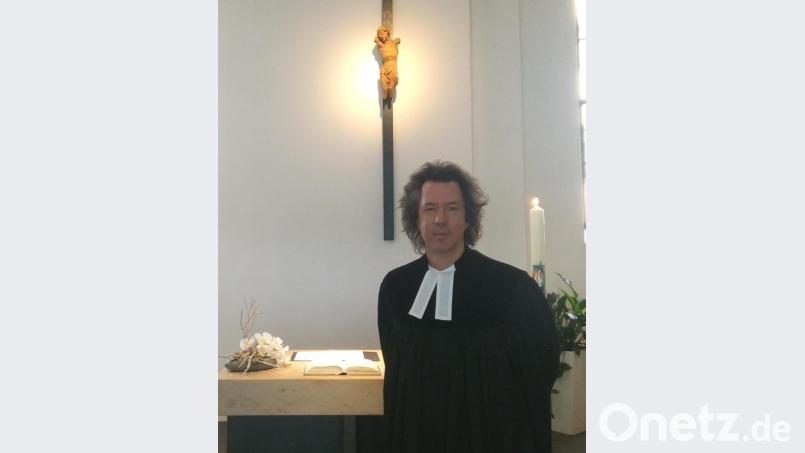 In der Schwandorfer Kirche übernahm Pfarrer Arne Langbein die Aufgabe, ein Video für den Ostergottesdienst zu erstellen. Bild: exb