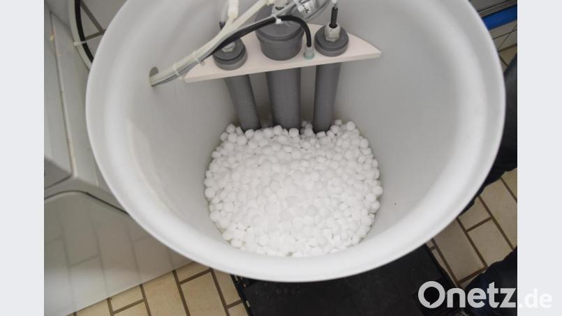 In diesem Reaktor reagieren Wasser, Salz und Strom zu einer elektrolytisch aktivierten Lösung. Bild: Andreas Royer