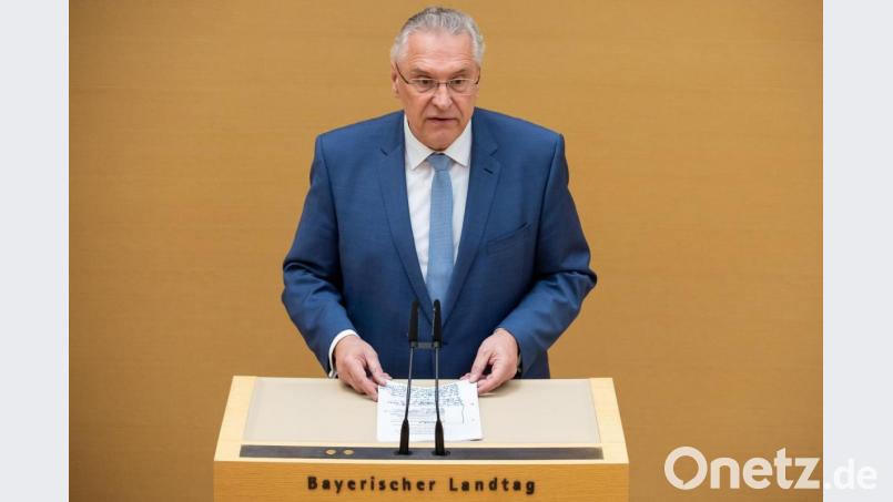 Joachim Herrmann (CSU), Innenminister von Bayern, spricht im bayerischen Landtag. Bild: Sven Hoppe/dpa