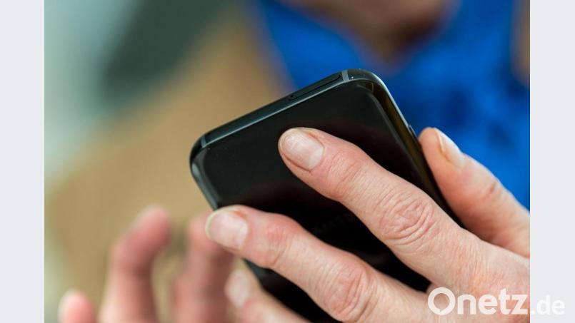 Die neue App soll Menschen rasch und anonym informieren, wenn sie Kontakt zu anderen hatten, die positiv auf das Coronavirus getestet wurden. Bild: Sebastian Gollnow/dpa