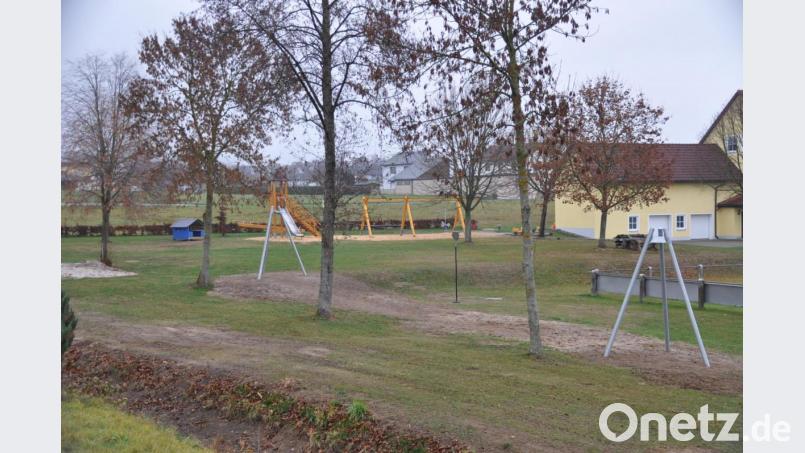 Humusiert, angesät und schließlich fertiggestellt haben die Ehrenamtlichen 2019 auch den Spielplatz. Bild: ak