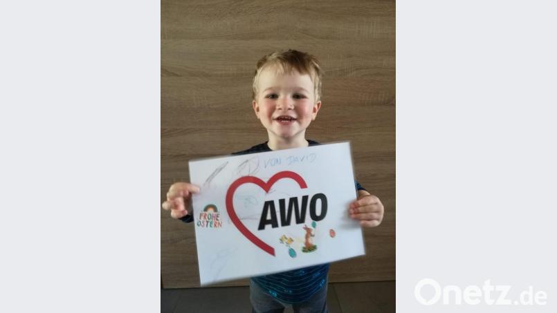 David hat für Senioren ein Bild gemalt. Die AWO-Mitarbeiter bringen es mit dem Einkauf oder dem Essen direkt mit, denn die Senioren freuen sich über diese kleinen Grüße ihrer Enkel, die sie jetzt nicht mehr sehen können. Bild: exb