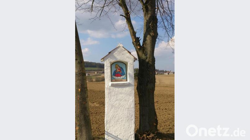 Nach der Renovierung erstrahlt der Steinbildstock bei Mertenberg im neuen Glanz. Bild: ads