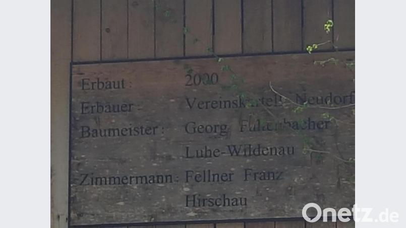 Die Erinnerungstafel an der Außenseite des Stodels Bild: hme