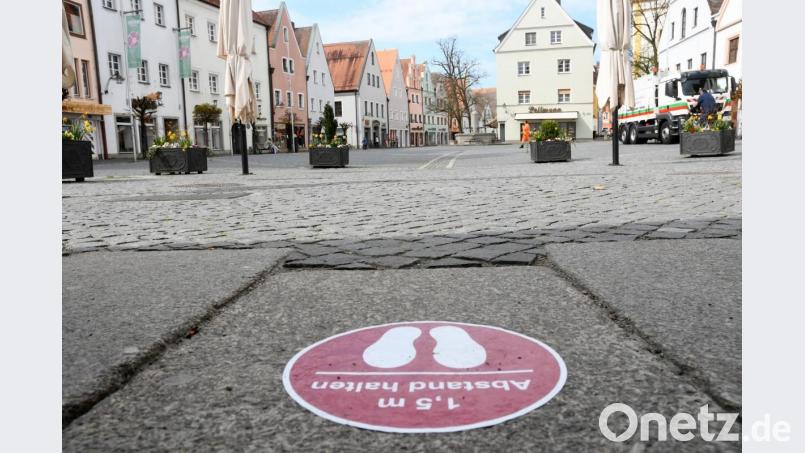 Gähnende Leere am Oberen Markt in Weiden. Bild: Gabi Schönberger