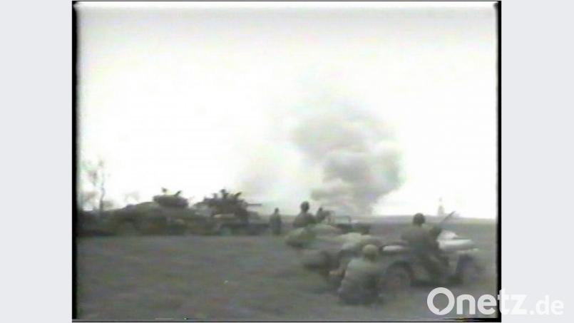 Amerikanische Soldaten mit ihren Panzern und Jeeps vor Oberbibrach. Repro: mor