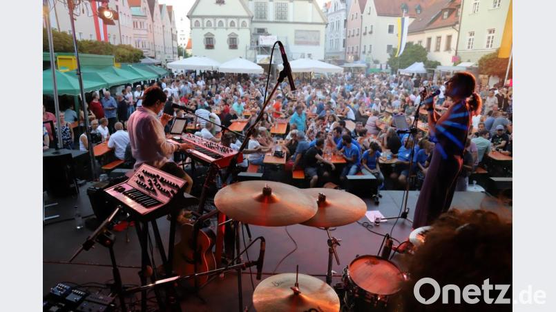 Die Band &quot;Pino Barone&quot; bescherte den Besucher im vergangenen Jahr einen italienischen Abend am Oberen Markt. Bild: za