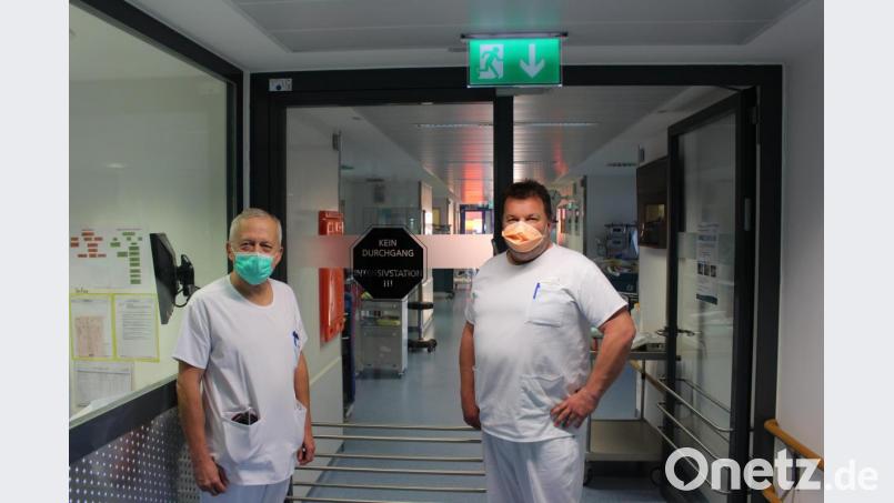 Die beiden Intesivmediziner Kurt Hergeth ((links) und Andreas Faltlhauserr. Bild: Kliniken Nordoberpfalz AG