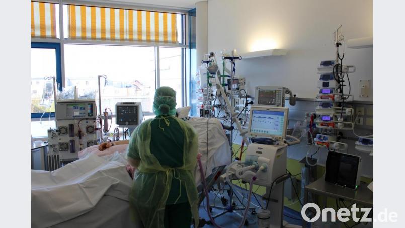 Behandlungsalltag auf einer Covid-Intensivstation im Weidener Klinikum. Bild: Klinikum Nordoberpfalz