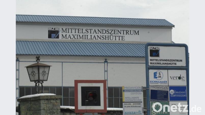 Die Tage des bisherigen Gebäudes des Mittelstandszentrums Maximilianshütte scheinen gezählt. Nachgedacht wird über einen möglichen Umzug oder gar einen Neubau des Zentrums. Archivbild: uax