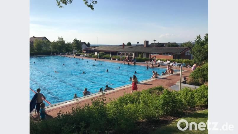 Wird es heuer auch so kommen im Freibad von Vilseck? Derzeit sieht es nicht so aus, als öffneten die Freibäder in der Region zum gewohnten Starttermin. Bild: e