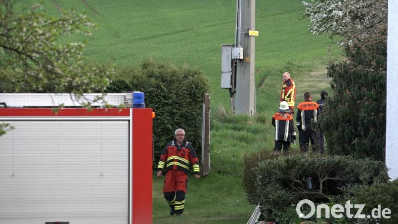 Ein 15-jähriges Mädchen ist am Samstag auf einem Strommast bei Sinzing geklettert und nach einem Stromschlag heruntergefallen. Bild: (c) Auer Alexander