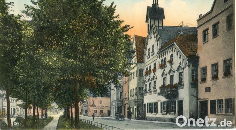 Eines der Verstecke war im Engelmann-Haus am Unteren Markt (mit Turm, heute Wöhrl). Bild: Stadtarchiv Weiden