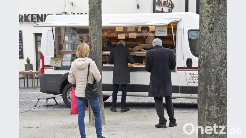 Den Wochenmarkt in Weiden soll es bald wieder geben, eventuell schon diesen Samstag. Derzeit laufen die Planungen. Archivbild: Petra Hartl