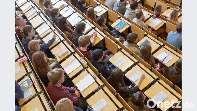 Am 20. April startet der Vorlesungsbetrieb an bayerischen Hochschulen - allerdings nur online. Archivbild: Thomas Frey/dpa