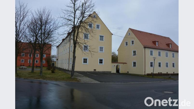 Nicht abgerissen werden heuer die Wohnblocks am Robert-Lindig-Platz. Aufgrund der unsicheren finanziellen Situation der Coronakrise wurde der Abbruch vertagt. Bild: jr