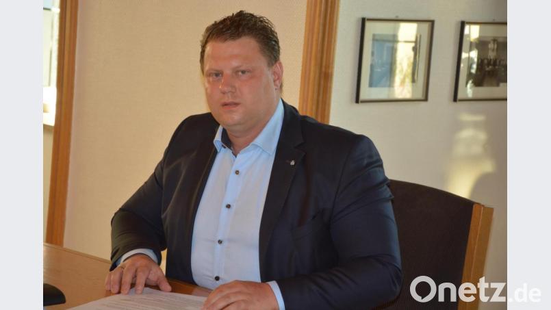 Zweiter Bürgermeister Stefan Grillmeier gab die groben Richtlinien für 2020 vor und informierte, dass heuer zwei große Projekte vorerst zurückgestellt werden. Bild: jr