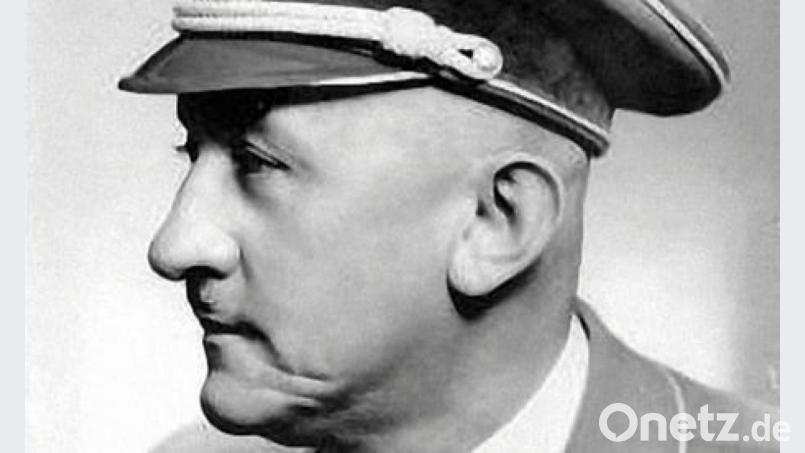 Zahnarzt Artur Kolb, am 15. April 1895 in Nürnberg geboren, war von 1930 bis zu seinem Tod am 22. April 1945 NSDAP-Kreisleiter. Am 20. April 1943 wurde er zum Sturmbannführer, am 20. April 1944 zum Obersturmbannführer befördert. Repro: u