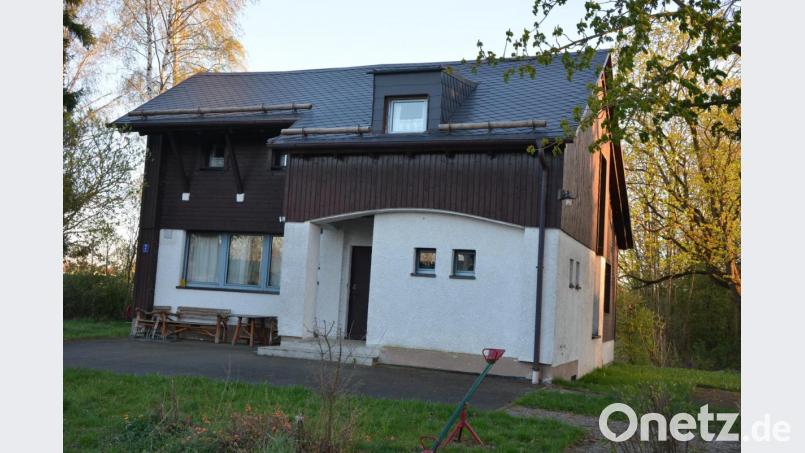 Der von der Stadt Mitterteich beauftragte öffentliche bestellte und vereidigte Gutachter hat einen Wert von 40000 Euro für das Naturfreundehaus (Bild) ermittelt. Mit diesem Geld will die Stadt das Gebäude ablösen. Jetzt will die Stadt mit den Naturfreunden das Gespräch suchen, um zu einer einvernehmlichen Lösung zu kommen. Bild: jr