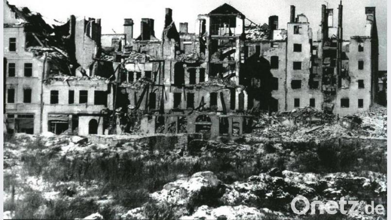 Nach den Bombenangriffen auf den Bahnhof und die Häuser in Bahnhofsnähe am 8. April 1945 befürchteten die Bürger von Eger eine Zerstörung der Stadt. Archivbild: gjb