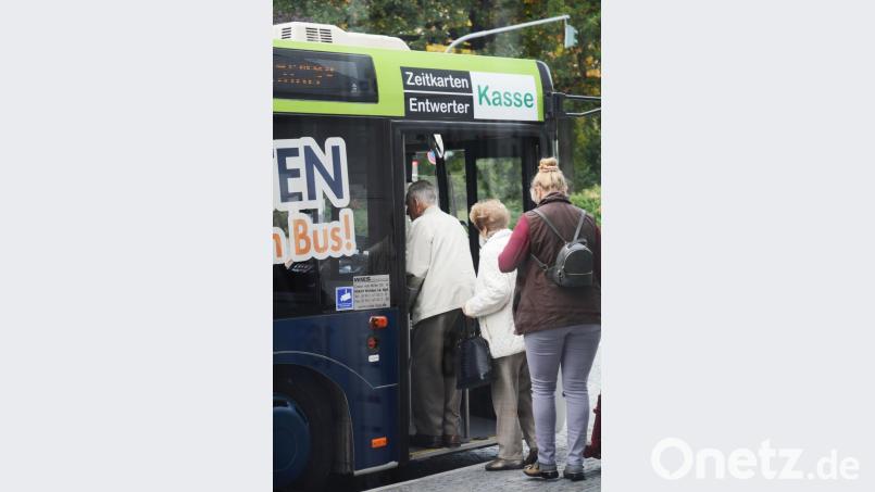 Der Stadtbus fährt ab Montag wieder normal. Einfach so einsteigen dürfen die Gäste aber nicht. Bild: Gabi Schönberger