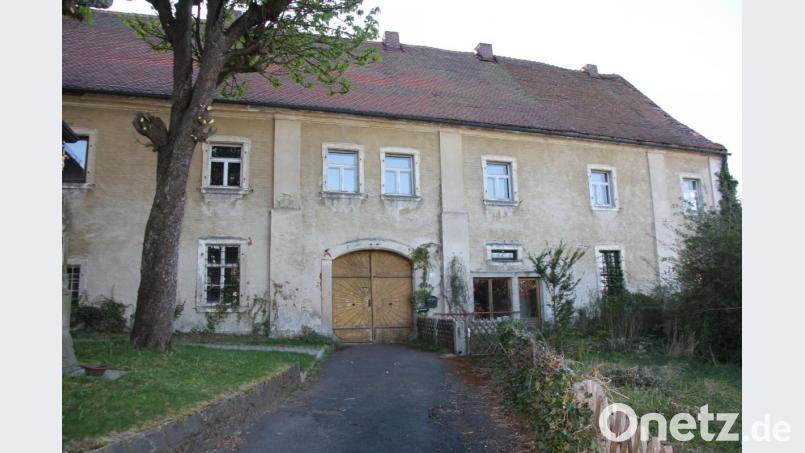 Ein Betreutes Wohnen mit 13 Wohnungen soll im Thanhausener Schloss entstehen. Einstimmig billigte der Stadtrat den Bauantrag eines Berliner Unternehmens. Bild: kro