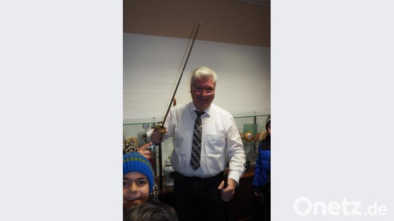 Bei der Flosser Landwehr bleibt der bisherige oberste Dienstherr immerhin Musketier h.c. mit eigenem Säbel. Bild: exb