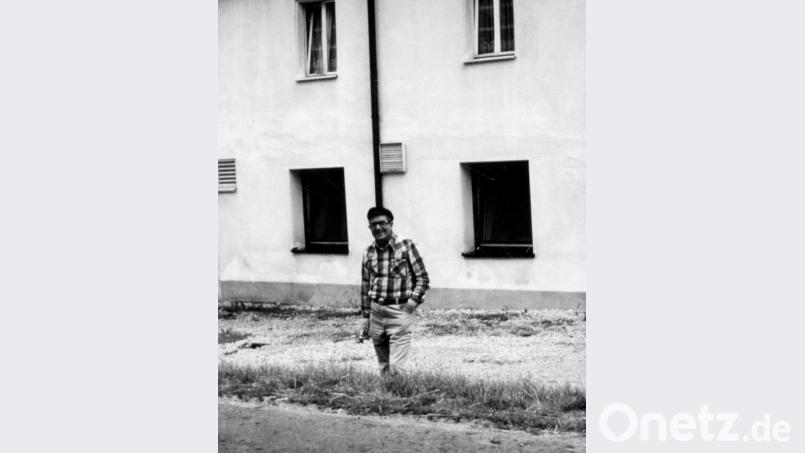 1980 kehrte Raymond W. Cromer an die Stelle zurück, wo SS-Leute 1945 die US-Patrouille angegriffen und einen seiner Kameraden getötet hatten. Repro: ds