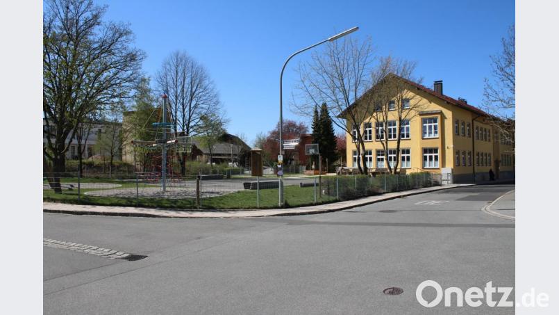 Am Haus der Vereine und dem neugestalteten Mehrgenerationenspielplatz wird 2020 kein Pressather Bürgerfest stattfinden. Bild: sne