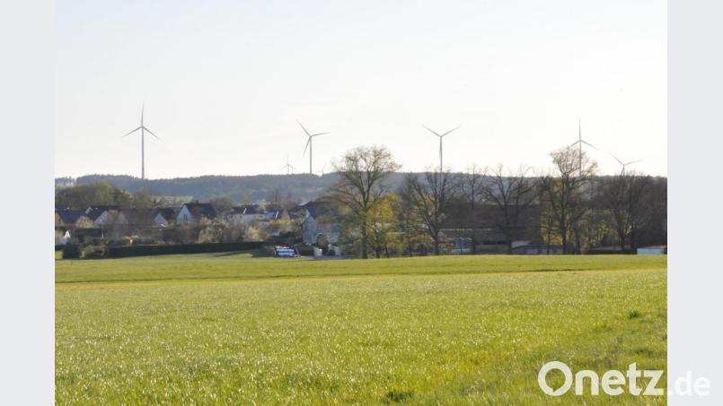 Die vorhandenen Windenergieanlagen im südlichen Gemeindegebiet sollen keine weiteren Nachbarn bekommen. Bild: ak