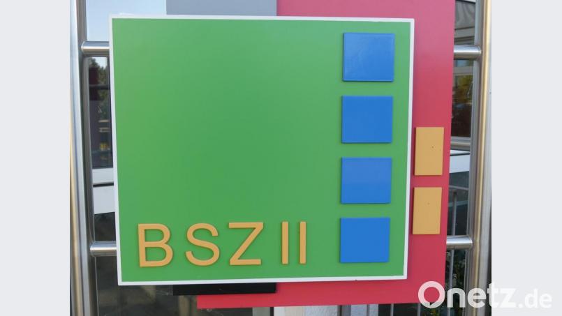 An der Eschenbacher Wirtschaftsschule, seit 1. August 2016 in das &quot;Staatliche Berufliche Schulzentrum (BSZ) Weiden II&quot; eingebunden, beginnt für die Abschlussklassen am Montag, 27. April, wieder der Unterricht. Bild: rn