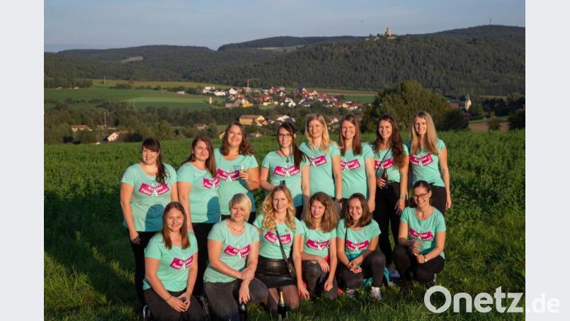 Die &quot;Knaller-Festdamen&quot; finden es schade, dass das Jubiläum der Feuerwehr Rottendorf nicht stattfinden kann. Denn in fünf Jahren können nicht mehr alle als Festdame mitfeiern. Bild: exb