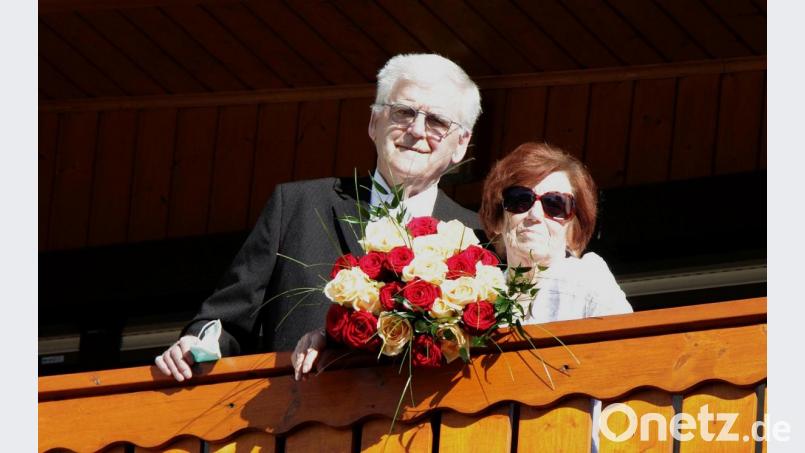 Elfriede und Friedrich Gruber heirateten vor 60 Jahren in Linz. In Schönhaid feierten sie ihre diamantene Hochzeit. Bild: exb