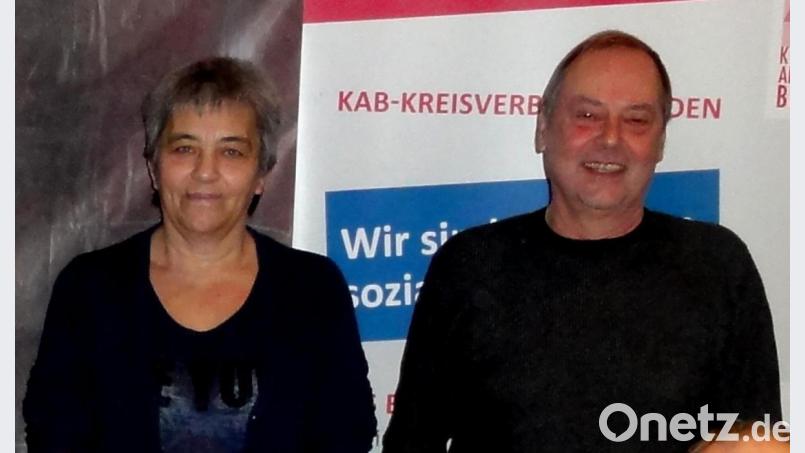 Die beiden KAB-Kreisvorsitzenden Daniela Ernstberger und Hermann Stadler fordern zum Tag der Arbeit die Anerkennung von Dienstleistungsberufen auch über die Coronakrise hinaus.