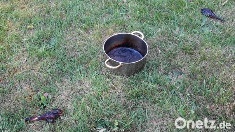 Zwei verbrannte Hähnchenschenkel sorgten in Tirschenreuth für einen Großeinsatz der Feuerwehr. Bild: nic