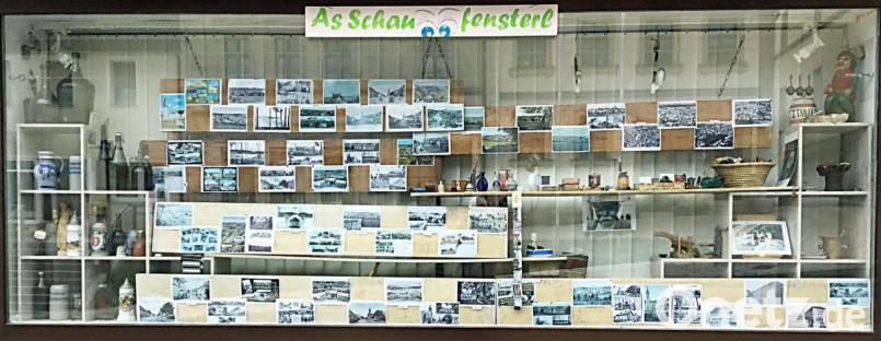 Ansichtskarten aus Kirchenthumbach und Umgebung schmücken derzeit das &quot;Schaufensterl&quot;. Bild: ü