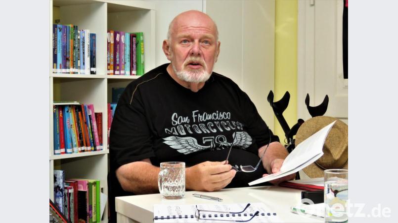 Heimatautor Hans Lauth beteilgit sich ebenfalls mit seinen Werken an den YouTube Lesungen. Er liest seine Werke, wie Gedichte und Geschichten unter Andererm selbst vor. Bild: ubb
