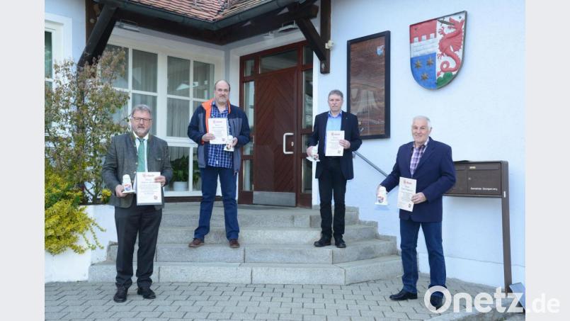 V.l.n.r.: Bürgermeister Johann Maurer, die Gemeinderäte Mario Schaller, Robert Götz und Josef Woppmann, zugleich auch Zweiter Bürgermeister, werden in den neuen Wahlperiode dem Gemeinderat Georgenberg nicht mehr angehören. Bild: bey