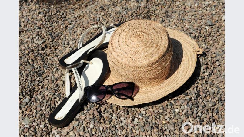 Urlaub am Strand oder in den Bergen - die Bundesregierung will ihre Reisewarnung mindestens bis Mitte Juni verlängern. Bild: Uwe Zucchi/dpa