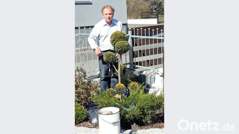 Langweilig wird es dem scheidenden Pressather Bürgermeister Werner Walberer nicht werden: Im Garten gibt es jede Menge zu tun. Bild: stg
