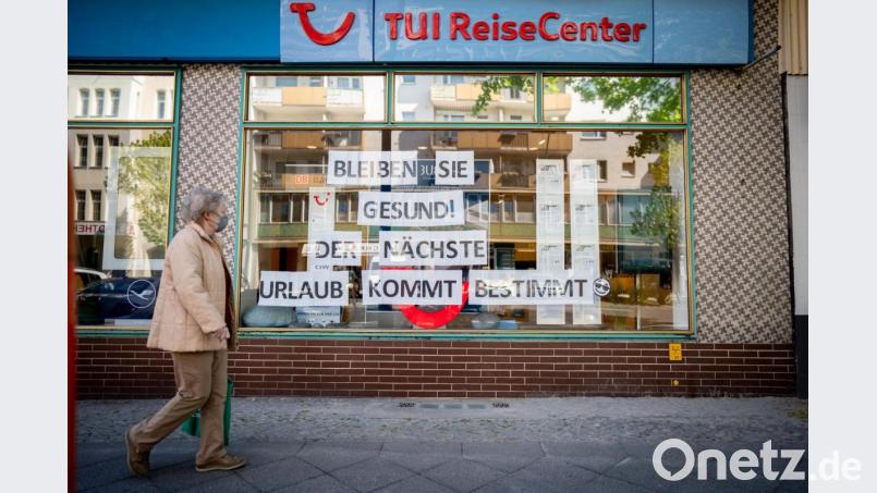 In den Reisebüros herrscht derzeit Flaute. Wann wir wieder Urlaub machen können, weiß niemand. Die Branche sucht fieberhaft nach Lösungen, denn vielen Unternehmen droht bereits die Insolvenz. Bild: Kay Nietfeld/dpa