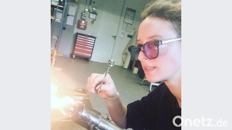 Von der Fotografie gläserner Objekte hin zur Arbeit mit Glas. Miriam Ferstl ist in diesem Medium auch dem Mikrokosmos auf der Spur. Bild: Miriam Ferstl/exb