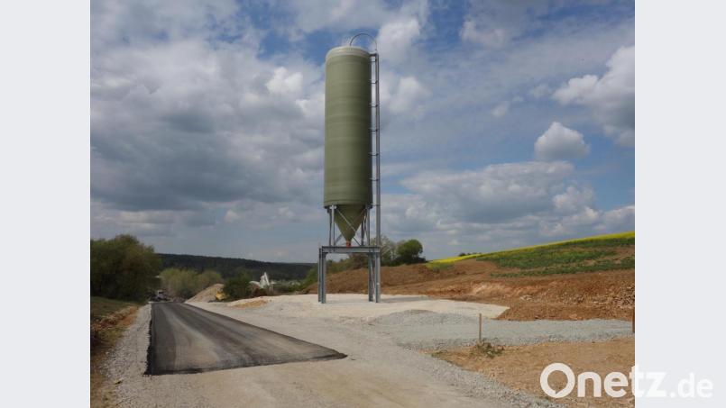 Am neuen Salzsilo am Espangraben in Wolfsbach werden eine Halle und Materiallagerplätze geschaffen, wofür die Aufträge erteilt wurden. Bild: tra