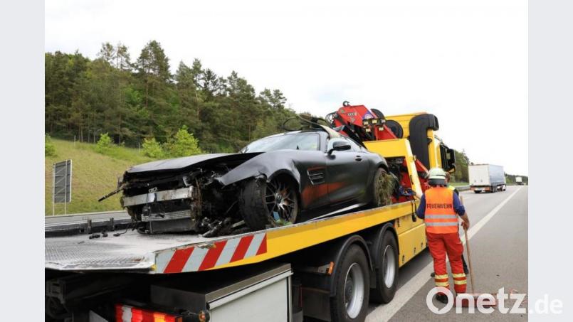 Auf der A3 zwischen Parsberg und Velburg krachte ein Mercedes in einen Hyundai. Bild: Alexander Auer