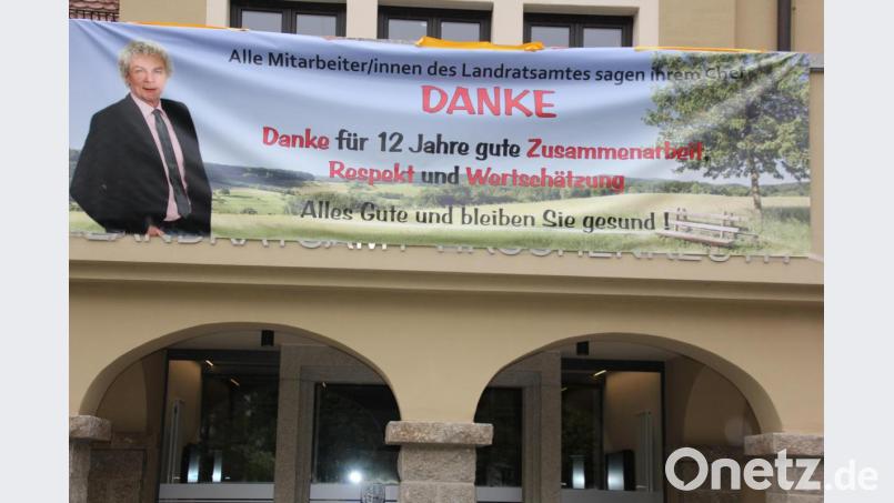 Abschiedsbanner am Landratsamt Bild: kro