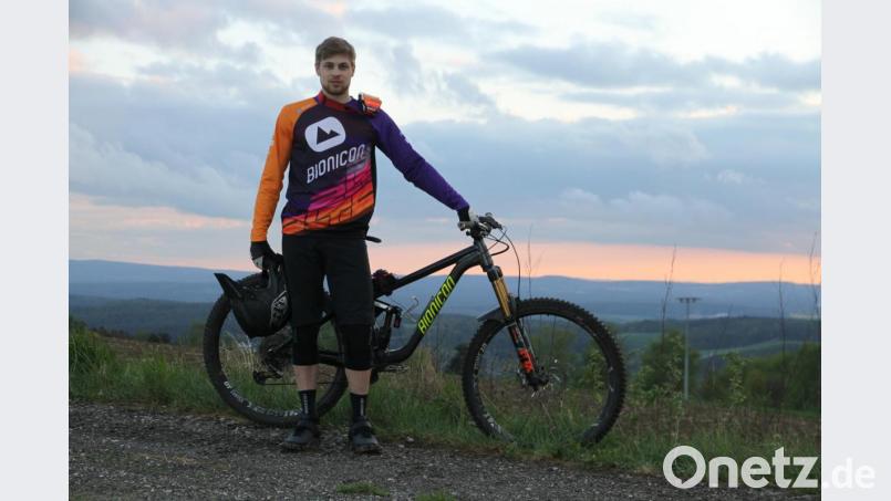 Leo Putzenlechner in der Wartestellung: Der Enduro-Biker hatte in der Weltserie ehrgeizige Ziele. Aufgrund der Coronakrise wurde das Wettkampfprogramm nun abgespeckt, das erste Rennen steigt frühestens Ende August. Bild: exb
