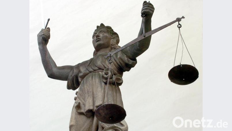 Vier Jahre nach Erhebung der Anklage wird am Amtsgericht Regenburg gegen einen inzwischen 66-jährigen Kfz-Meister verhandelt. Bild: Matthias Hiekel/dpa