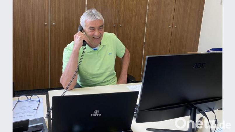 Daten, Listen, Analyse, Konzepte, Software - Josef Schlegl ist der interkommunale Datenschutzbeauftragte für den Landkreis Amberg-Sulzbach. Auch in Zeiten der Pandemie bevorzugt er das Arbeiten im Büro. Bild: privat