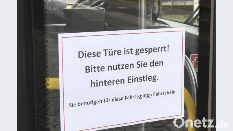 Es kann kein Fahrschein gekauft werden: Das stimmt. Falsch aber ist, dass deshalb Gratisfahren mit dem Bus erlaubt wären. Bild: Petra Hartl
